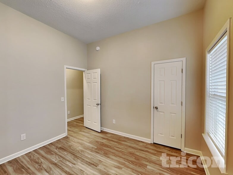 Building Photo - 12 New Stock Ct
