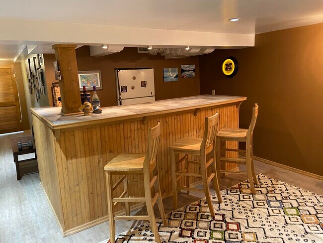 rec room - 7032 Stanford Ave