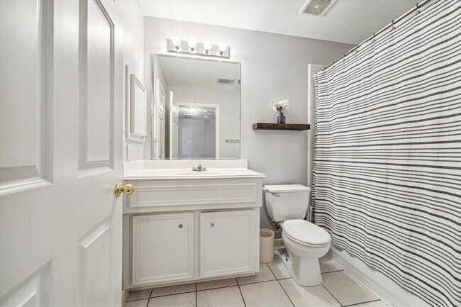 Building Photo - 1213 Oneil St