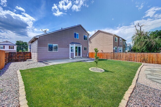 Building Photo - $2,225- 3bed/2bath Home in Fountain with B...
