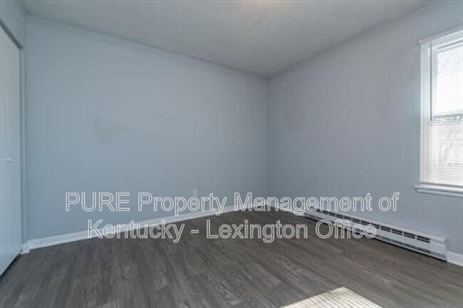 Building Photo - 304 Woodcross Pl