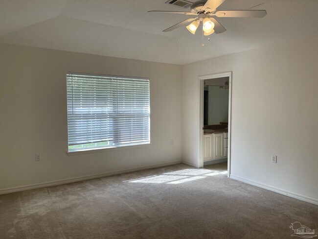 Building Photo - 6737 Summit Dr