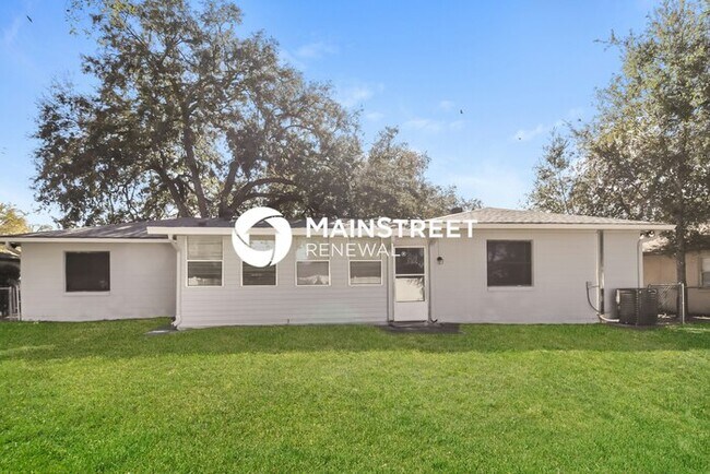 Building Photo - 3 Bedroom Pet-Friendly Home in Kissimmee, FL with Main Street Renewal