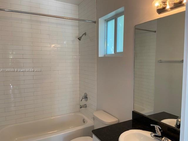 Building Photo - 177 E 16th St