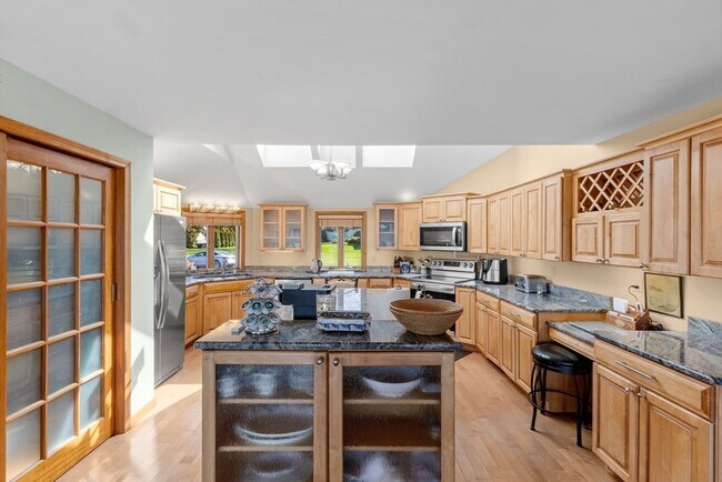 Building Photo - 2 Windward Way