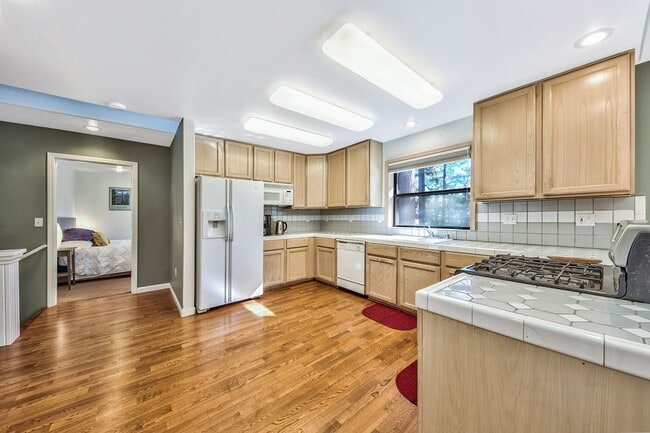 Building Photo - 8862 Minnow Ave