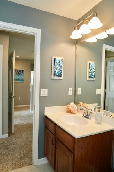 Building Photo - 2255 Kings Palace Dr
