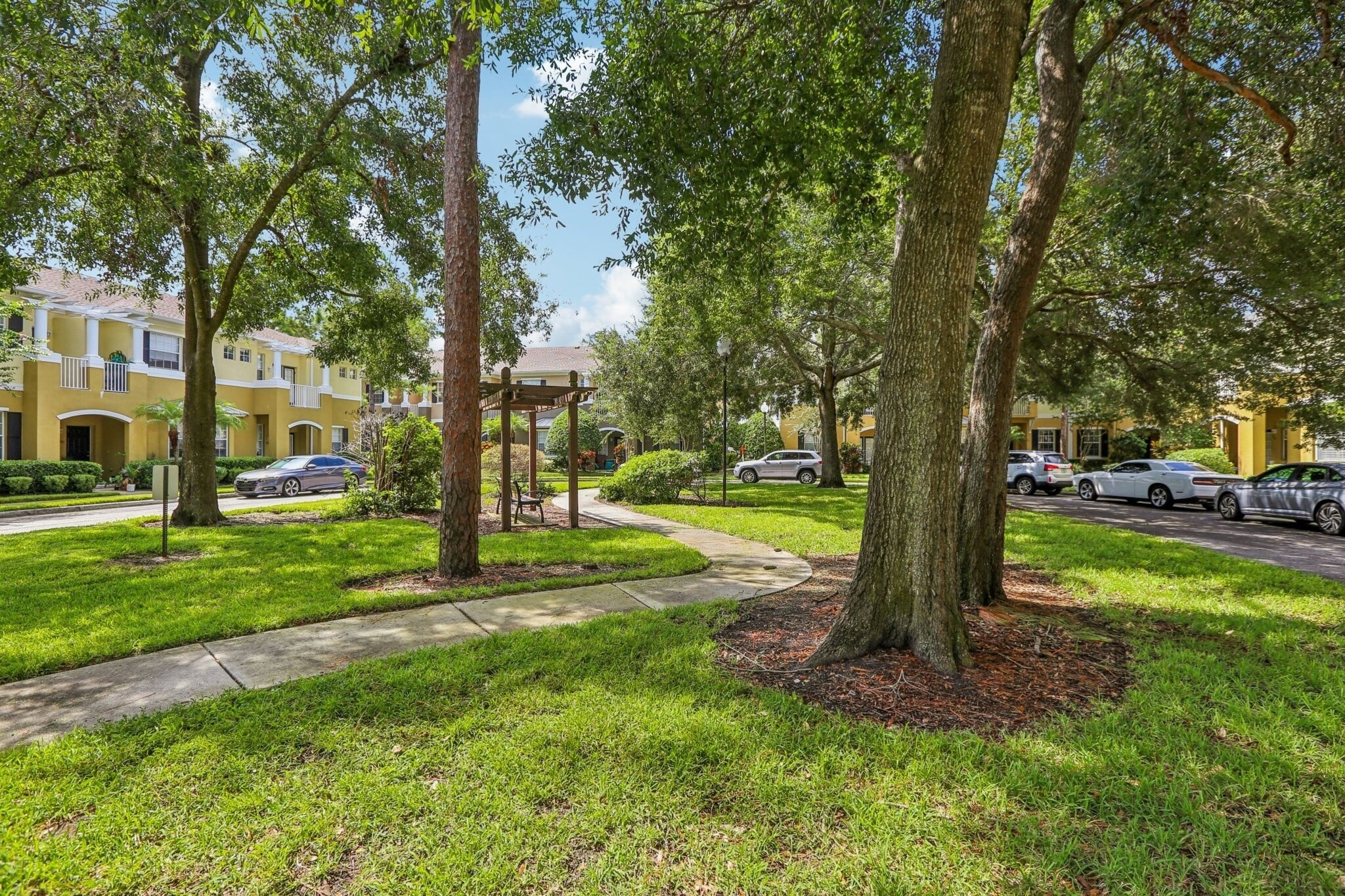 Main dog park / extrence common area - 7435 Arlington Grove Cir