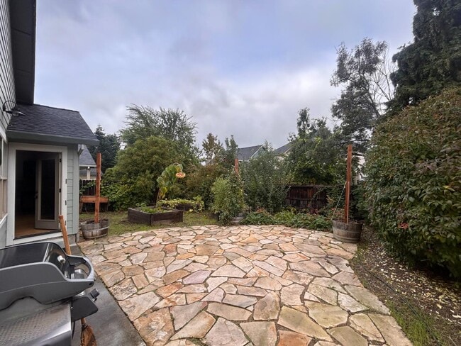 Building Photo - 1033 Crimson Ct