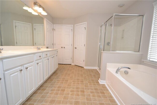 Building Photo - 7830 Clover Creek Ct