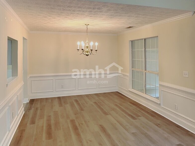 Building Photo - 1365 Morrow Dr