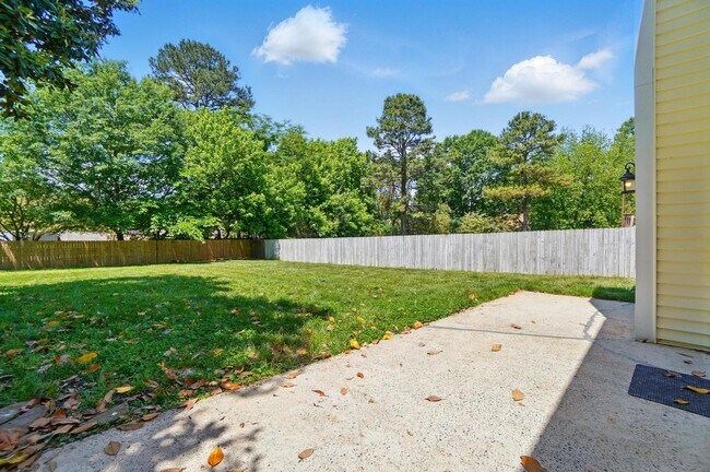 Building Photo - Renovated Gem in Gastonia with Walkout Bas...