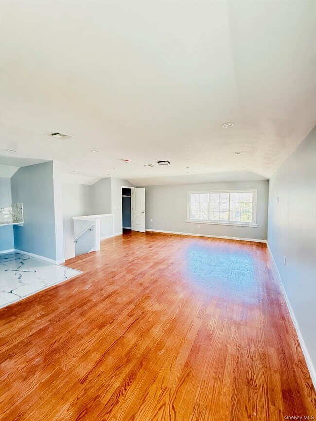 Building Photo - 139-20 Lakewood Ave