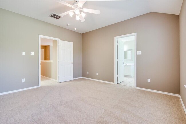 Building Photo - 105 Summerhaze Ct