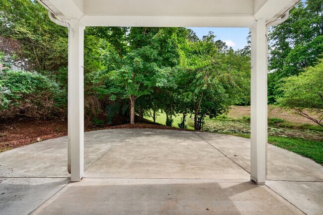 Building Photo - 4007 Jockey Club Circle