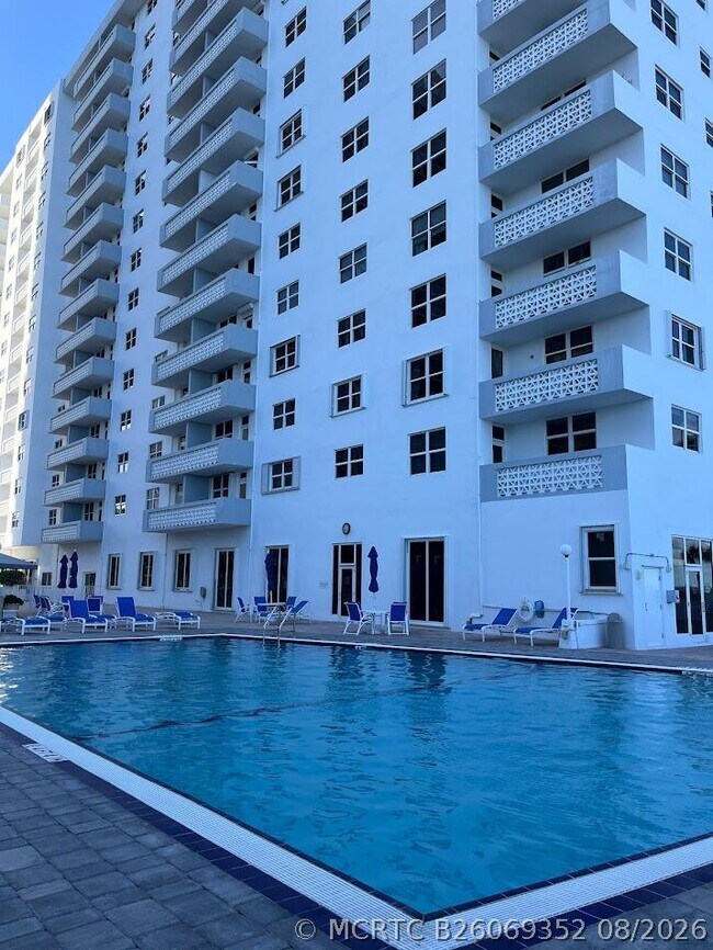 Building Photo - 4250 Galt Ocean Dr