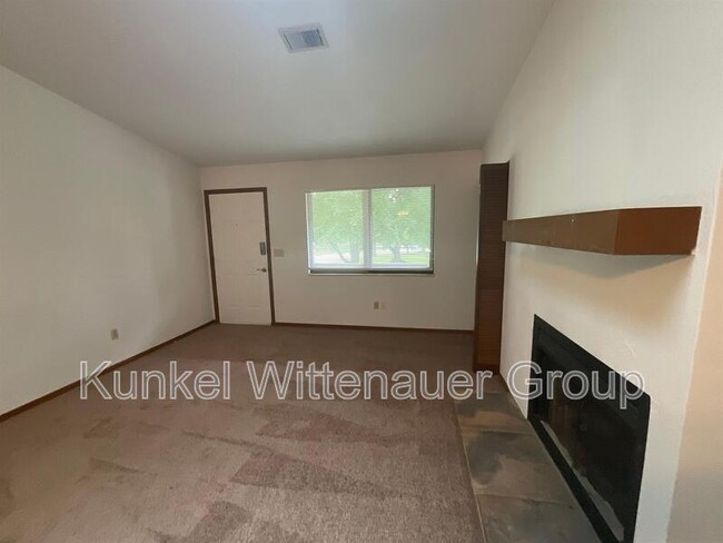 Building Photo - 57 Pepperwood Ct