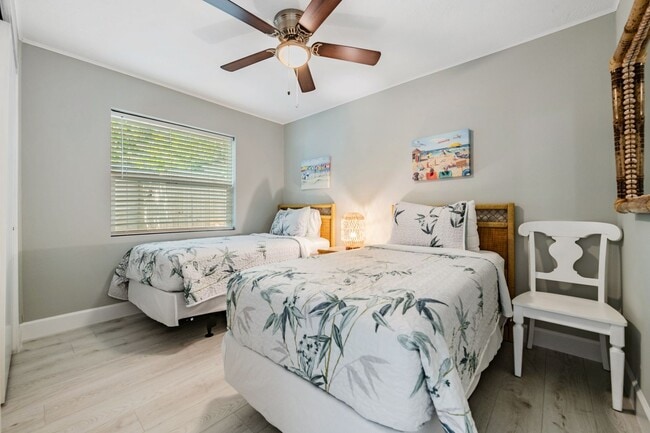 Building Photo - 1158 7th St S