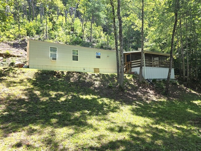 Building Photo - 2 bed 2 Bath Home River Front
