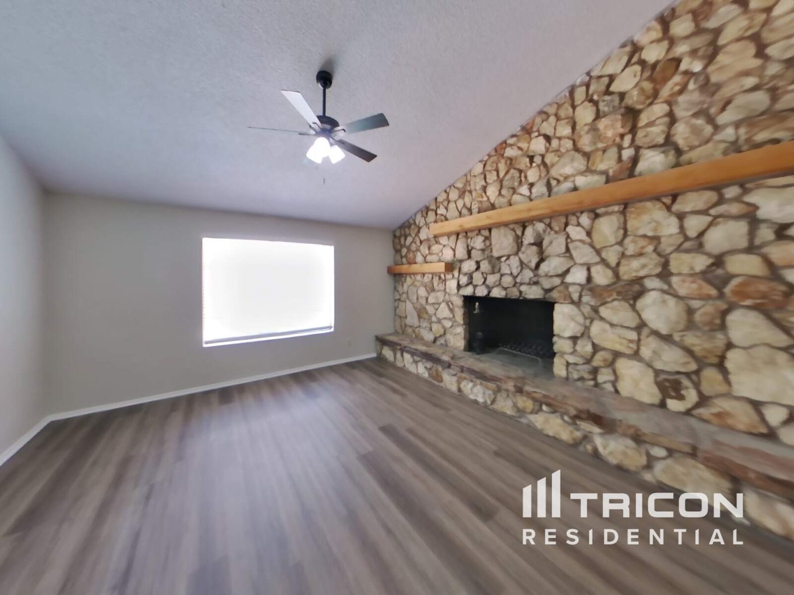 Building Photo - 6319 W Sunnyslope Ln