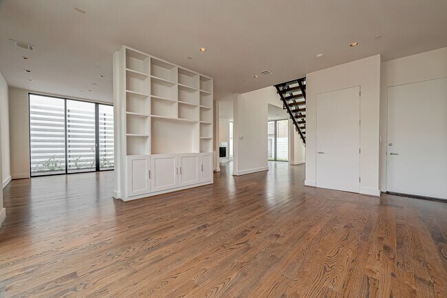 Building Photo - Beautiful contemporary home in the sought-...
