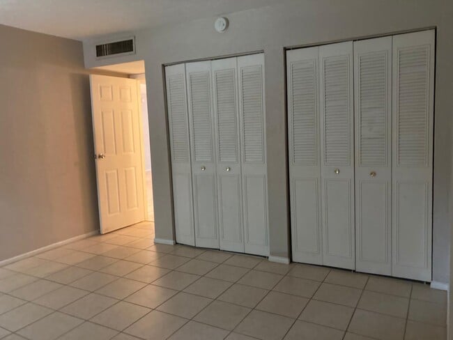 Building Photo - 609 SW 75th St