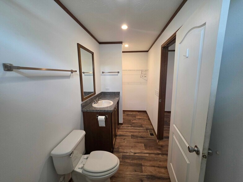 Building Photo - 36 Meggan Dr