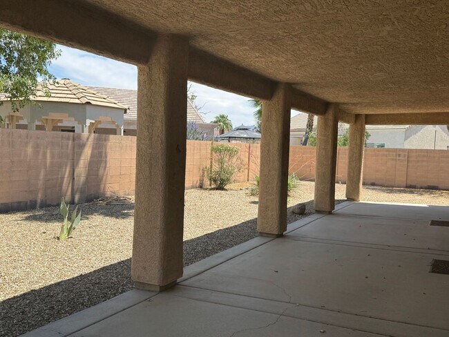 Building Photo - Rental