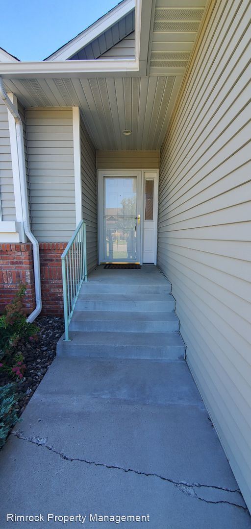 Building Photo - 3 br, 2 bath House - 5820 Kit Ln. S.