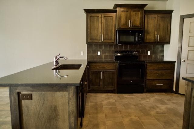 Building Photo - 705 S Jenkins Ave