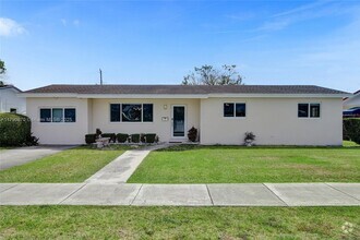 Building Photo - 5811 SW 95th Ct