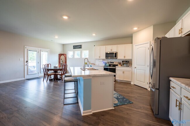 Building Photo - 117 Red Fox Wy