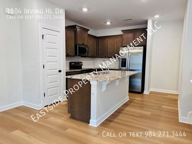Building Photo - 1504 Irving Hl Dr
