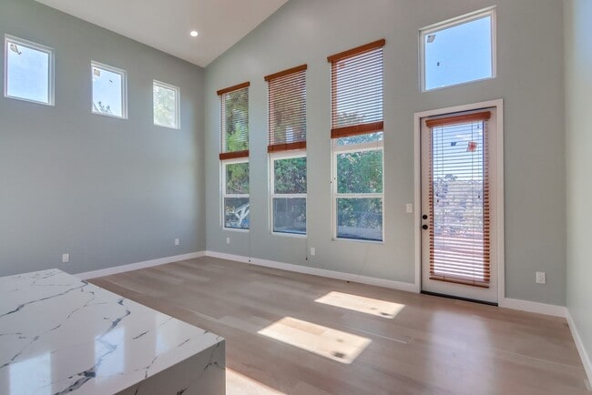 Building Photo - 3336 Altadena Ave.