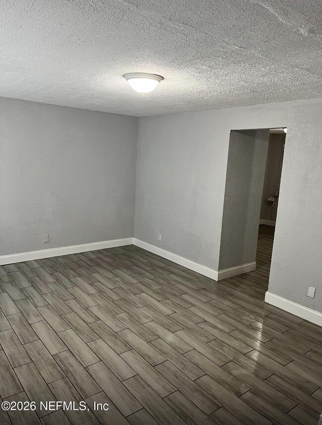 Building Photo - 4413 Moncrief Rd W