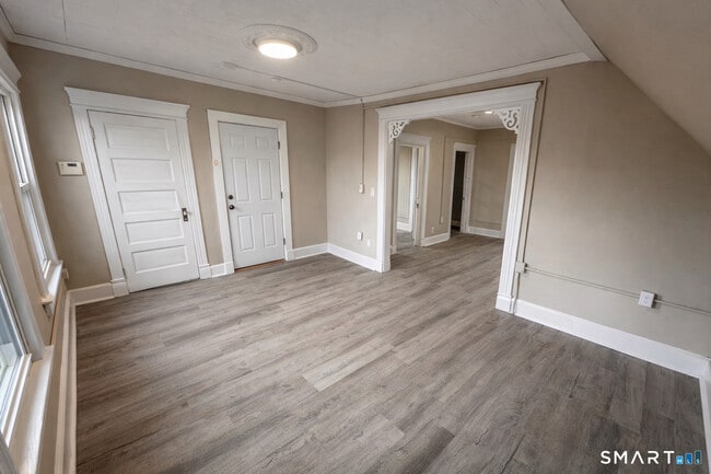 Building Photo - 166 Sherman Ave