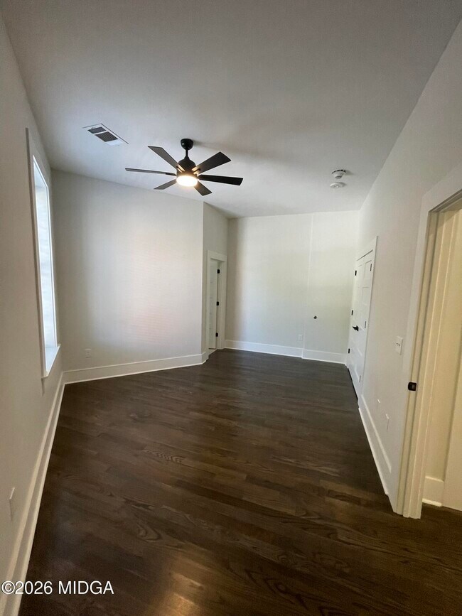 Building Photo - 843-843 Forsyth St