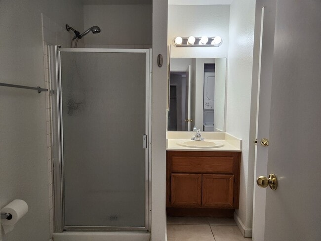 Building Photo - 2nd FLOOR CONDO IN GATED COMMUNITY