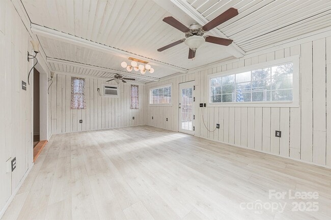 Building Photo - 110 Mendover Dr