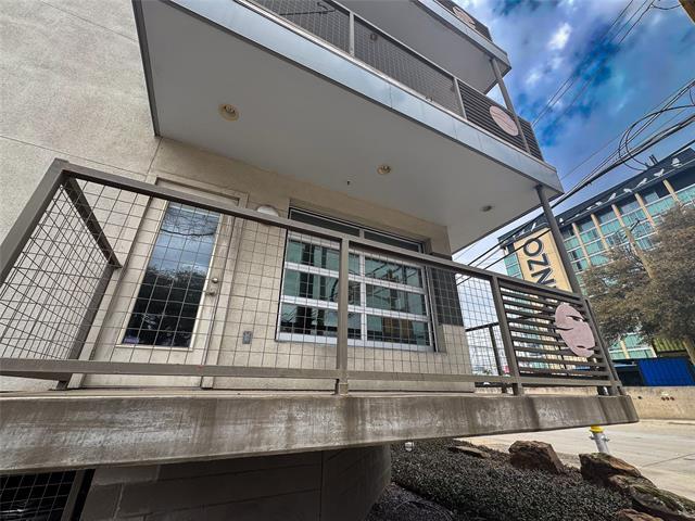 Building Photo - 1111 S Akard St