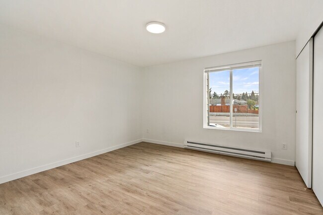 Building Photo - 5427 NE Killingsworth St