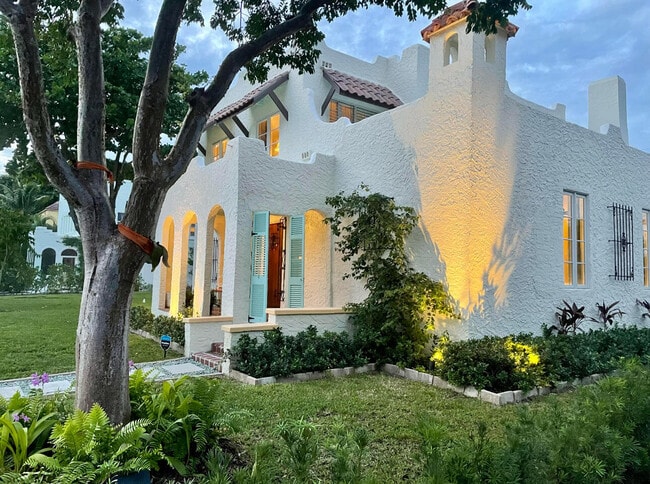 Building Photo - 302 Fordham Dr