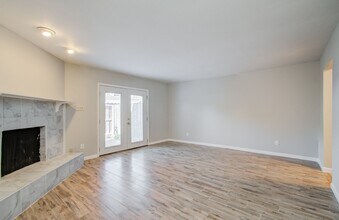 Building Photo - 9495 Fondren Rd