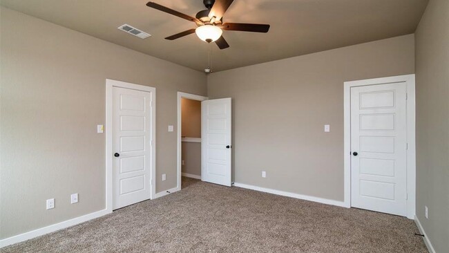 Building Photo - 600 Harvest Moon Dr