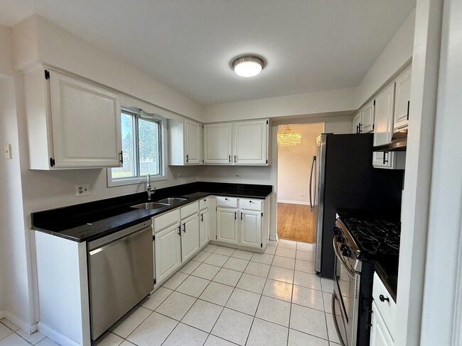 Building Photo - 100 Rumsey Pl