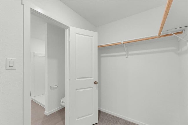 Building Photo - 263 Ottawa Way