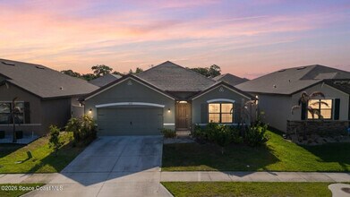 Building Photo - 4687 Magenta Isles Dr