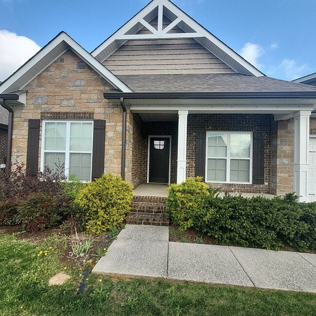 Primary Photo - 1137 Cross Pointe Dr