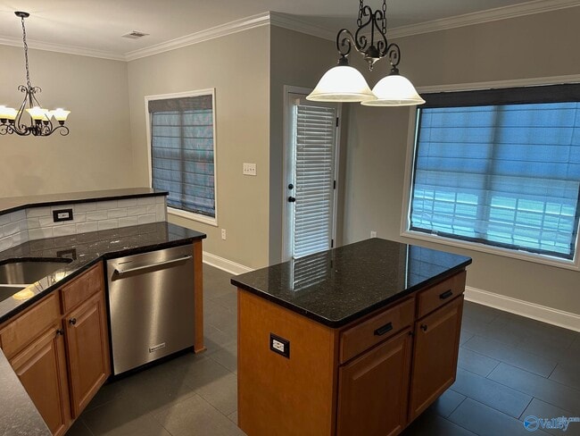 Building Photo - 110 Chelsea Park Row