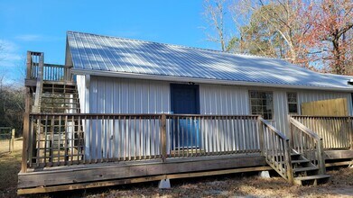Building Photo - Sweet Gum